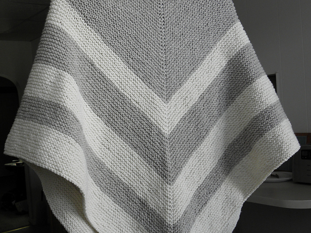 Beautiful garter stitch shawl for beginner knitters