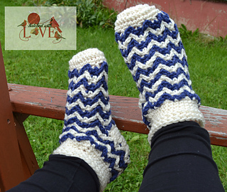 Chevronillusionslippers5wm_small2