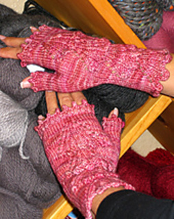 Dogwood_mitts_8_small2