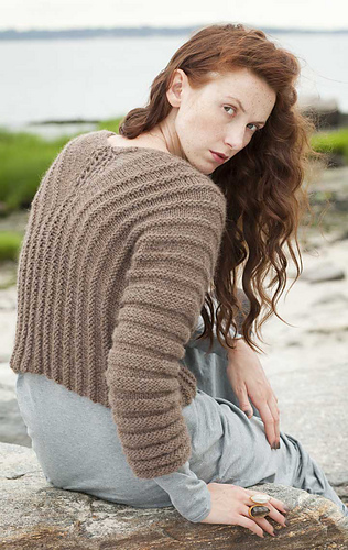 Welted_pullover_back_medium