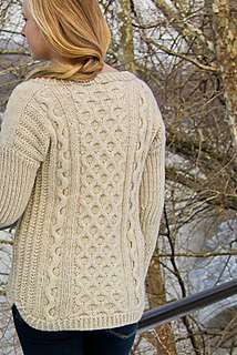 Fisher_queen_back_view_the_knitting_vortex_small2