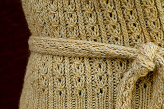 All_in_a_row_detail_tie_small2