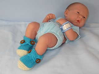 Baby_2_colour_cross_strap_booties03_small2