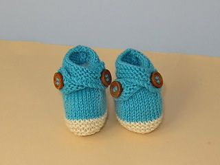 Baby_2_colour_cross_strap_booties09_small2