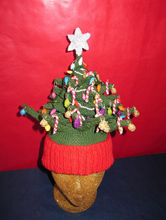Christmas_tree_beanie_c_small2