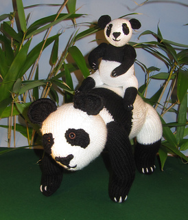 Panda_and_baby8_small2