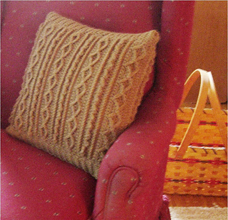 Cowl_pillow_1_small2