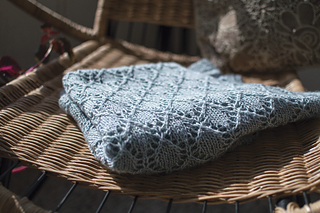 Blue-lace-flat_small2
