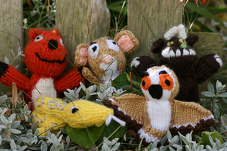 Ravelry: Gruffalo Finger Puppet pattern by Hennie