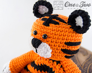 Tiger_security_blanket_03_small2