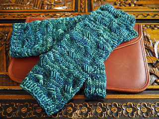 Criss_cross_mitts_long_small2