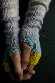 Lw-colorblock-hand-warmers-600-3_small2