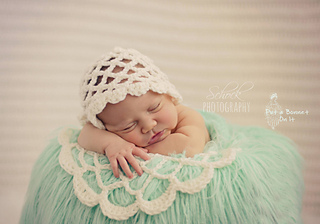 Wm-bonnet-doily-_small2