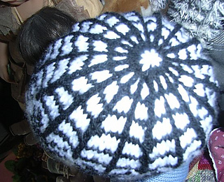 Littlespiderbabyhat4_small2