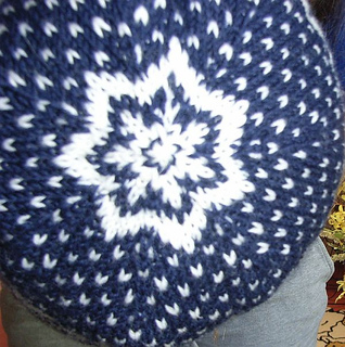 Norwegian_star_beanie2_small2