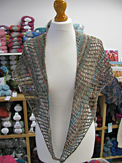 Super_eyelet_shawl_front_hanging_small2