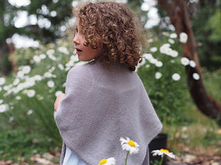 Pascalineshawl_daisies715-3_small2